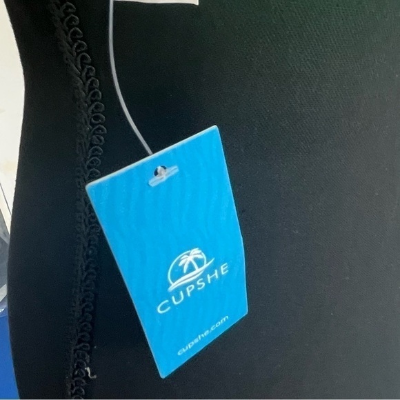 Cupshe Bikini Top size XS Green Knot Tie Front (Top Only) New with Tags - Picture 6 of 9